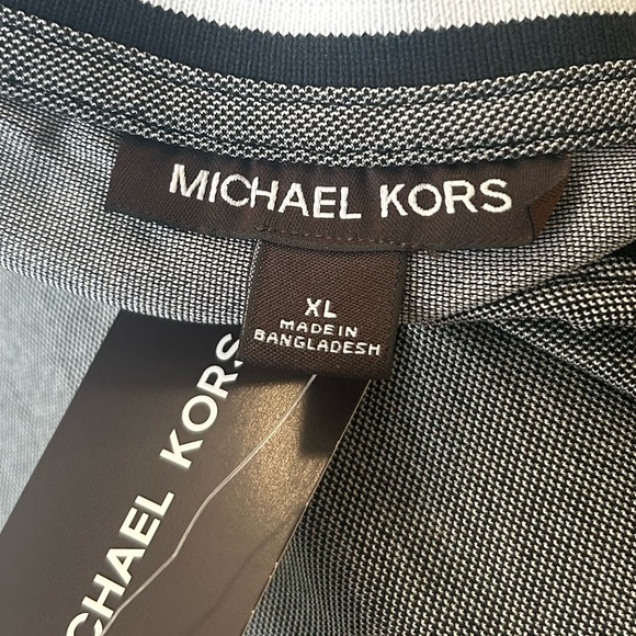 NWT Contrast Trim T-Shirt - Picture 8 of 9